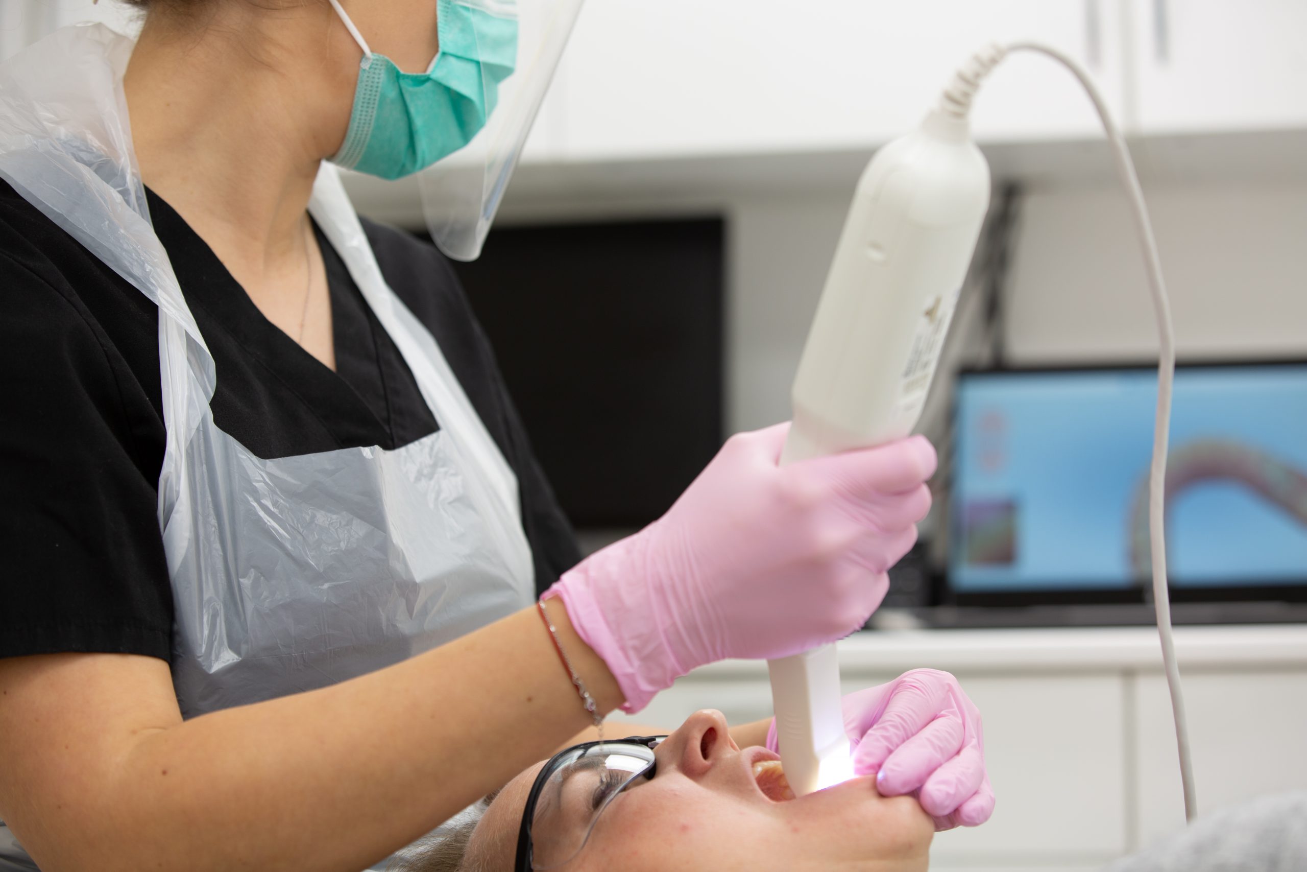 CJ Dental Studio using latest technology to design your perfect smile. 
